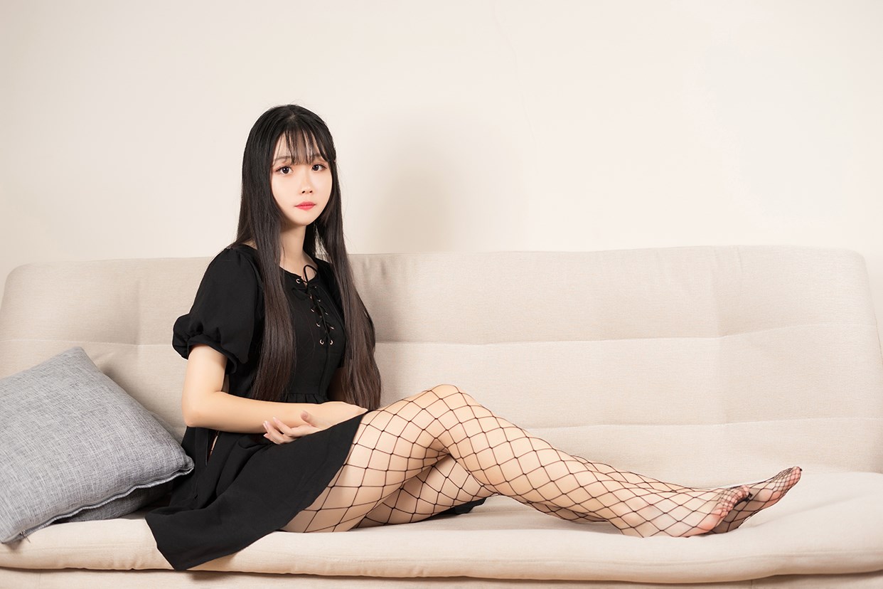 Rabbit playing with black stockings(37)